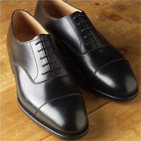 Best Sandals For Men, Black Formal Shoes, Mens Black Dress Shoes, Black Oxford Shoes, Style Masculin, Dress Shoes For Men, Black Shoes Men, Minimalist Shoes, Black Dress Shoes