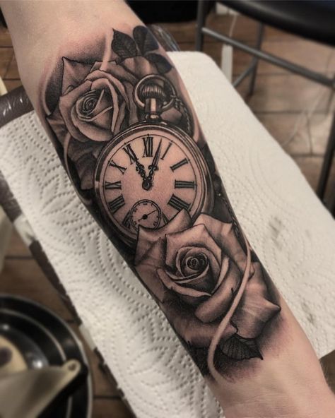 225+ Clock Tattoos Ideas and Designs (2023) - TattoosBoyGirl Clock And Roses Tattoo, Rosen Tattoo Mann, Clock Tattoo Sleeve, Clock And Rose Tattoo, Tattoo Bras Homme, Rosen Tattoo Frau, Watch Tattoo Design, Pocket Watch Tattoos, Rose Tattoo Sleeve