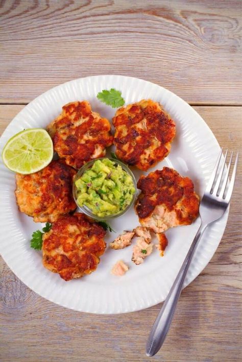 Pioneer Woman Salmon Patties Pioneer Woman Salmon, Easy Salmon Cakes, Gluten Free Salmon, Salmon Patties Recipe, Frozen Salmon, Red Salmon, Patties Recipe, Teriyaki Salmon, Salmon Cakes