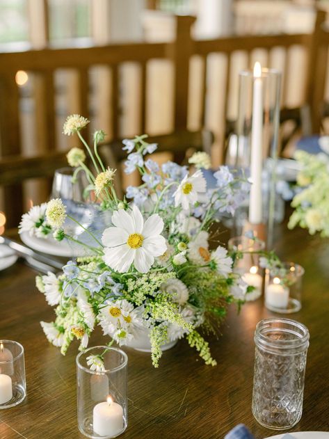 All Blue Flower Arrangement, Blue And Cream Centerpieces, Wedding Forget Me Not, Modern Wildflower Wedding, Spring Wedding Wildflowers, French Garden Wedding Theme, Unique Wedding Florals, Wedding Outside Ceremony, Wild Flower Centerpieces