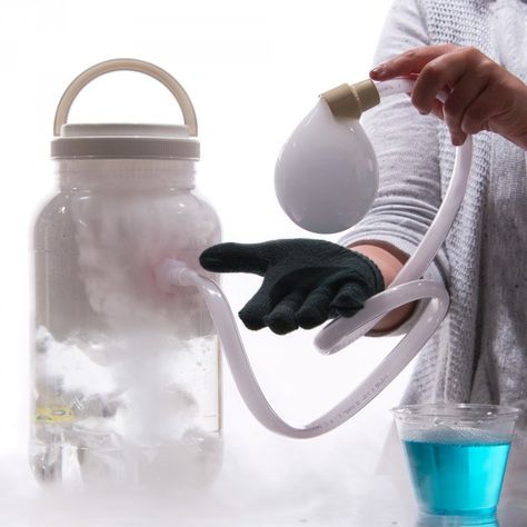 Boo Bubbles, Dry Ice Bubbles, Dry Ice Experiments, Kitchen Science Experiments, Bubble Activities, Steve Spangler Science, Science Kits For Kids, Halloween Science, Science Party