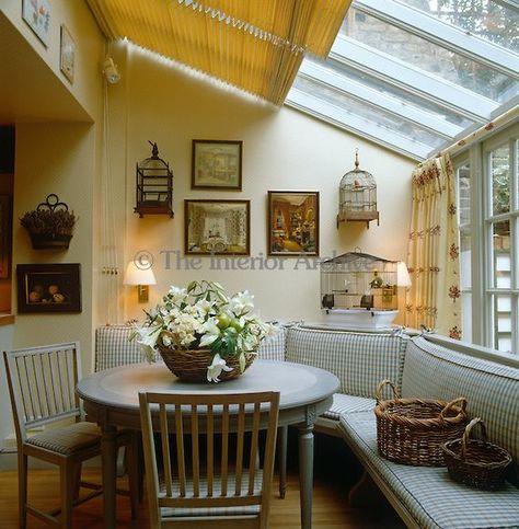 Conservatory Kitchen Ideas, Small Conservatory, Ruang Tamu Outdoor, Kitchen Conservatory, Conservatory Interior, Conservatory Kitchen, Used Outdoor Furniture, Garden Room Extensions, Conservatory Dining Room