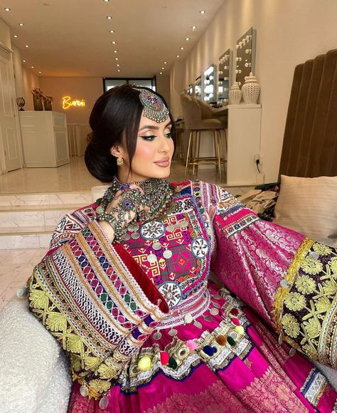 Afghani Traditional Dress, Afghani Dress Wedding, Gand Afghani Dress, Afghan Dresses Traditional, Afghan Bride, Afghan Wedding Dress, Afghan Culture, Afghani Dresses, Afghani Dress