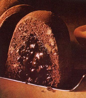 Pudding Filled Bundt Cake Recipes, Tunnel Of Fudge Bundt Cake Recipe, Japanese Sauces, Tunnel Cake, Tunnel Of Fudge Cake, Fudge Icing, Fudge Cake Recipe, Chocolate Bundt, Fudge Frosting