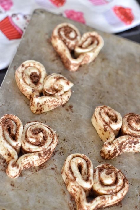 Heart Shaped Treats For Valentines Day, Valentines Themed Breakfast, Valentine Party Food For Kids, Valentine’s Day Cinnamon Rolls, Heart Shaped Conchas, Heart Shaped Rolls, Valentine’s Day Recipes, Heart Shaped Desserts, Heart Shaped Breakfast