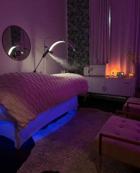 Aesthetic Dream Board, Esthetician Room Ideas, Esthetician Aesthetic, Lash Room Ideas, Waxing Room, Tech Room, Lash Room Decor, Beauty Room Salon, Esthetician Room Decor