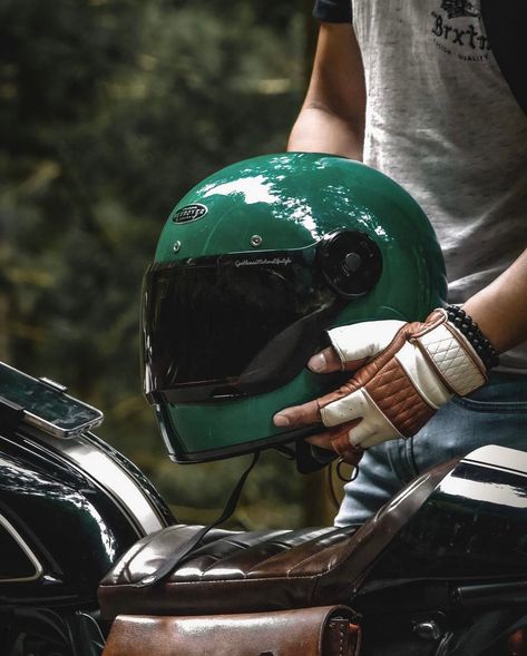 Disclaimer: I do not claim ownership of all photos found here. Taken. Motorcycle Gear Outfit, Bike Helmet Aesthetic, Helmet For Bike, Motor Helmet, Racer Helmet, Biker Helmet, Motorcycle Helmet Design, Cafe Racer Helmet, Biker Helmets