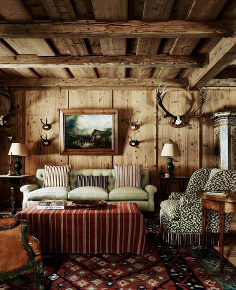 Alpine Lodge, Lodge House, Alpine Chalet, Chalet Design, Little Cabin, Cabin Style, Style Deco, Cozy Fireplace, Wood Interiors