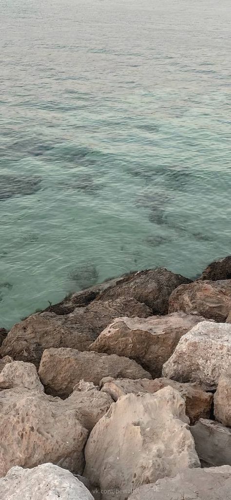 Tablet Lockscreen, Water Images, Sea Wallpaper, Simple Phone Wallpapers, Iphone Wallpaper Photos, Beach Wallpaper, Beautiful Sea, 4k Wallpaper, Minimalist Wallpaper