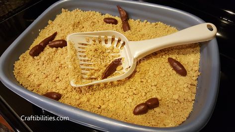 Kitty LITTER BOX CAKE - GROSS Halloween / April Fool's Day - PARTY FOOD idea - Cat Turds - Tutorial - So EASY Litter Box Cake, Kitty Litter Cake, Gross Food, Kitty Litter, Pan Cake, Blue Food Coloring, Funny Kitty, Spice Cake, Cake Tasting