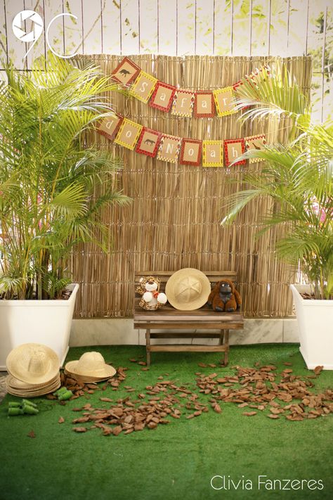 Safari Party_Photo corner Baby Shower Ideas For Boys Decorations, Vintage Baby Shower Boy, Zoo Birthday Party, Baby Shower Ideas For Boys, Lion King Baby Shower, Jungle Theme Parties, Animal Jungle, Jungle Birthday Party, Jungle Safari Party