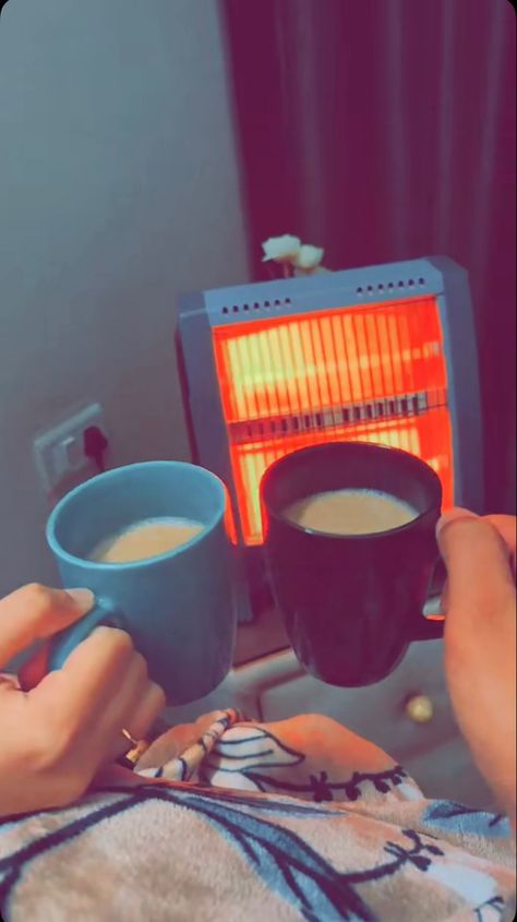 #winter #tea #chai #winternails #aesthetic #fashion #heater #snap Heater Snapchat Story, Winter Snaps Ideas, Heater Snap, Winter Morning Snap, Winter Snap Streaks, Indian Chai Aesthetic, Morning Tea Snap, Tea Snapchat Story, Chai Snapchat