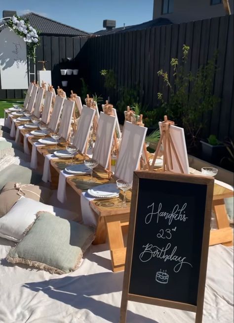 Boho Brunch Birthday Party, Party Painting Aesthetic, Paint Party Table Set Up, Sip And Paint Picnic Setup Ideas, Painting Picnic Table Ideas, Paint And Sip Set Up, Paint And Sip Set Up Ideas, Sip And Paint Food Ideas, Sip And Paint Birthday Party Ideas