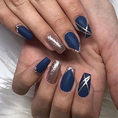 January Nail Inspo — Nails on Brown Blue Nail Colors, Navy Blue Nail Designs, November Nails Colors, Dark Blue Nail, Blue Wedding Nails, Nail Colors And Designs, Blue And Silver Nails, Summer Nails Colors Designs, Blue Nail Color