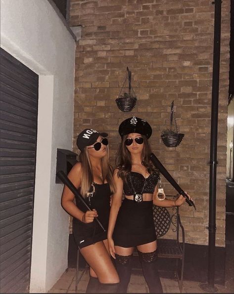 Halloween Cop, Halloween Prisoner Costume, Disfarces Halloween, Cop Halloween Costume, Police Halloween Costumes, Fancy Halloween Costumes, Cop Uniform, Kostuum Halloween, Halloween Costumes For Teens Girls