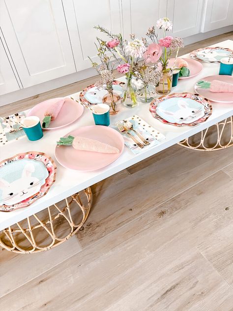 DIY boho picnic table! You’re going to love this hack! Kids Long Table Party, Low Kids Table Party, Ikea Boho Table, Diy Tea Table Ideas, Ground Table With Pillows, Diy Tables For Party, Diy Picnic Party Ideas, Diy Garden Party Table, How To Make A Floor Picnic Table