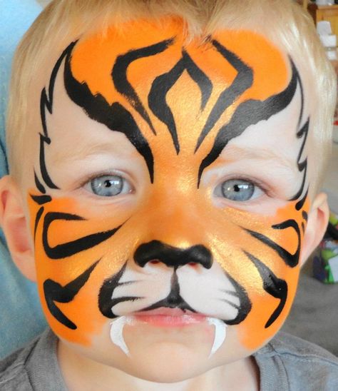 Pirando nesse tigre lindo! Carnaval Make-up, Animal Face Paintings, Makeup Zombie, Face Painting For Boys, Girl Face Painting, Face Painting Tutorials, Carnival Makeup, Face Painting Easy, Kids Face Paint