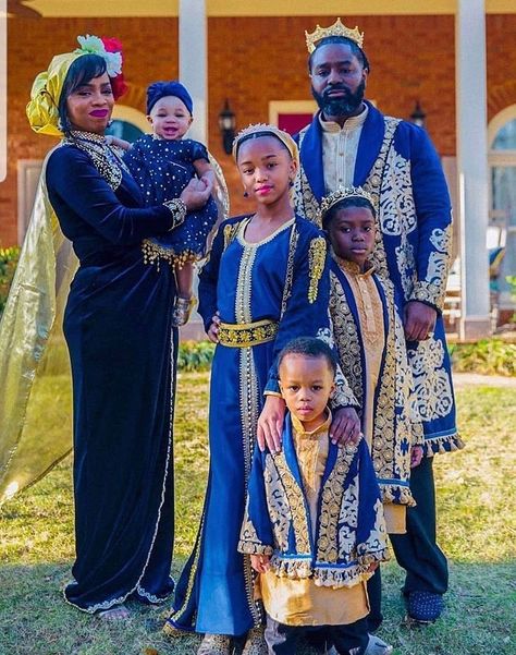 KZBH🌻  For more 📌, follow @Keftzibah 🌻✨Happy Pinning!✨ Iuic Garments, Israelite Fashion, Hebrew Fashion, Hebrew Wedding, Hebrew Clothing, Hebrew Israelite Clothing, Mother Clothing, Black Royalty, Hebrew Israelite