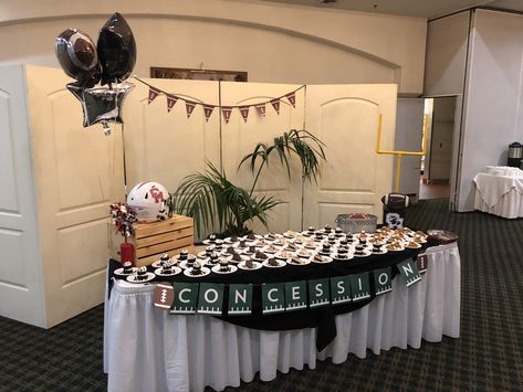 Football Dessert Table, Football Concession Stand, Football Team Party, Football Dessert, Football Desserts, Baseball Banquet, Football Banquet, Team Party, Concession Stand