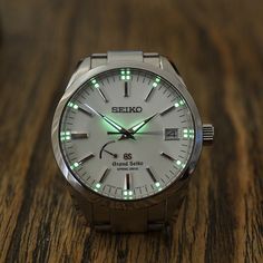 Seiko Spring Drive, Breitling Watches Mens, Stylish Watches Men, Spring Drive, Fancy Watches, Grand Seiko, Seiko Watch, Premium Watches, Amazing Watches