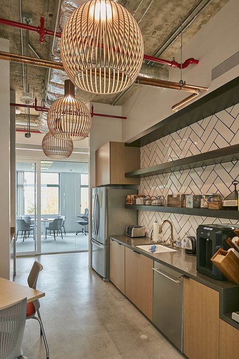 Work Kitchen Offices, Industrial Office Breakroom, Industrial Office Kitchen Design, Office Kitchens Break Room, Coworking Kitchen Design, We Work Kitchen, Office Kitchen Ideas Corporate, Industrial Office Kitchenette, Commercial Break Room