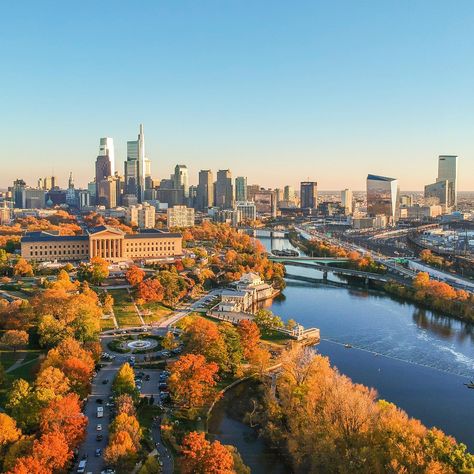 Philadelphia, Pennsylvania, Philadelphia Skyline along Schuykill River. November Color Palette, Things To Do In Philly, Philly Skyline, Pennsylvania Philadelphia, Victorian Greenhouses, Things To Do In Philadelphia, Philadelphia Usa, Visit Philadelphia, Waterton Lakes National Park