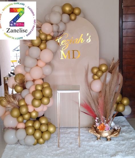 Matric dance photoshoot 2022 Matric Dance Photoshoot, Balloons Backdrop, Dance Photoshoot, Dance Decorations, Prom Photoshoot, Matric Dance, Pre Party, Balloon Backdrop, Dance Party