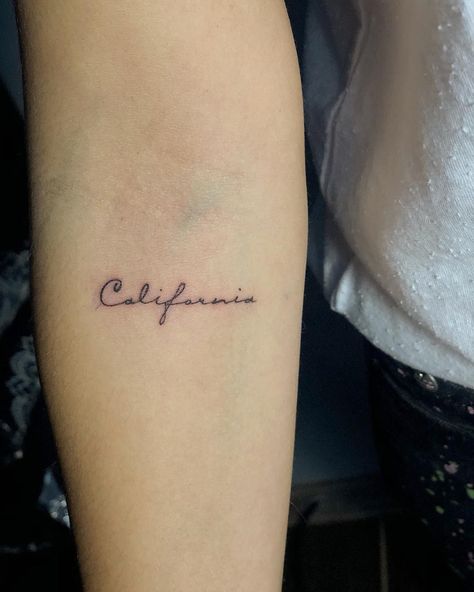 New California for @goodmonya . #california #californiatattoo #finelinetattoo California Tattoos, Cali Tattoo, Tattoos Meaning Strength, Tattoo Word Fonts, Thigh Sleeve, California Tattoo, La Tattoo, Mini Tattoo