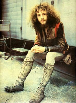 Ian Scott Anderson ~ from Jethro Tull Ian Anderson, Tin Whistle, Classic Rock And Roll, Jethro Tull, 70s Music, Musica Rock, Rock N’roll, Progressive Rock, Foto Vintage