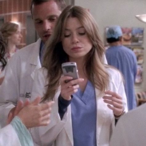 #greys #meredith #medicine Meredith Grey's Anatomy, Greys Anatomy Couples, Estilo Rory Gilmore, Grey's Anatomy Doctors, Meredith And Derek, Medical School Life, Greys Anatomy Characters, Greys Anatomy Cast, Meredith Grey