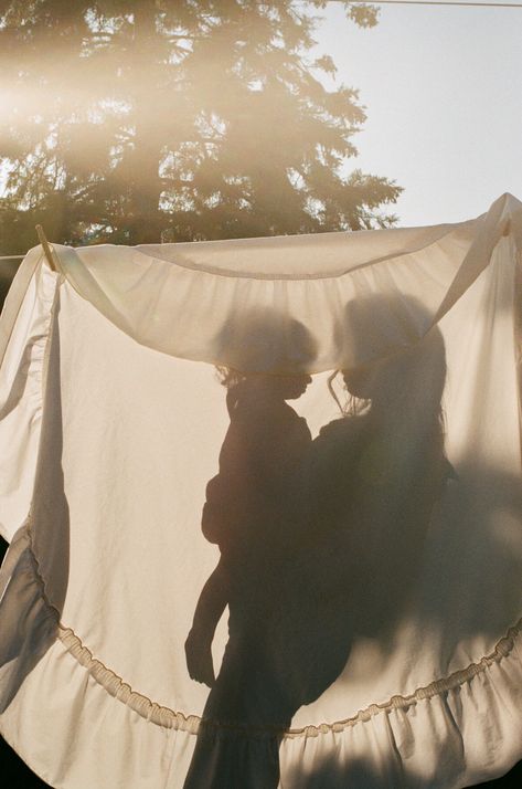 Soft Mother Aesthetic, Mother And Daughter Faceless, Mother And Daughter Aesthetic Faceless, Motherhood Photography Art, Mother And Son Aesthetic, Francesca Findabair, Aesthetic Parenting, Mother And Daughter Aesthetic, Mother Photoshoot