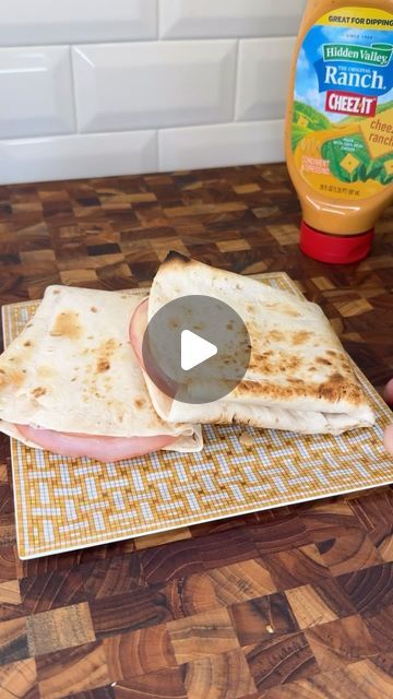 Toaster Sandwich, Sausage Meals, Sandwich Hacks, Satisfying Recipes, Sandwich Toast, Kisses Quotes, Yummy Pizza, Cooking Substitutions, Toffee Recipe