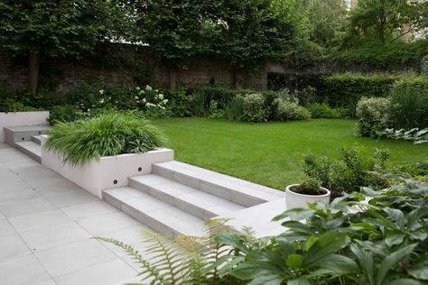 Belsize Park Garden — Joanne Bernstein Garden Design Planters Diy, Large Outdoor Planters, Courtyard Gardens Design, Back Garden Design, Sloped Garden, Garden Steps, Patio Garden Design, Outdoor Pots, Family Garden