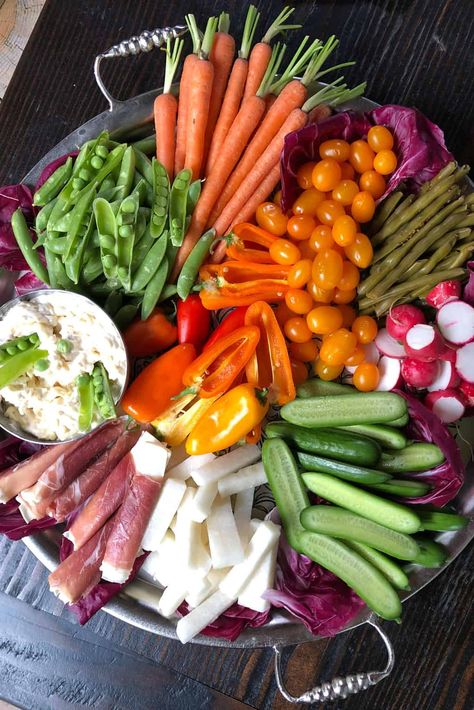 Crudite Platter Ideas, Crudite Platter, Platter Ideas, Vegetable Plate, Vegetable Tray, Vegetable Platter, Party Food Platters, Charcuterie And Cheese Board, Veggie Tray