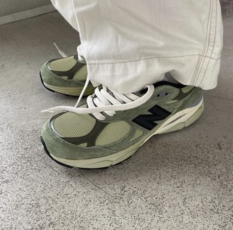 Olive New Balance, New Balance 990v3, New Balance 990, Old Shoes, Fall Inspo, Hype Shoes, Trendy Shoes, Brooks Sneaker, Summer Shoes