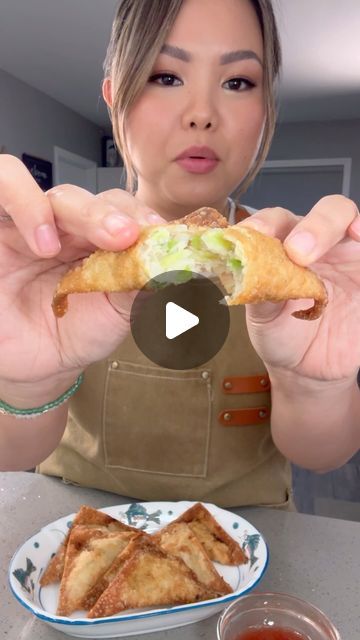 Stephanie Tea on Instagram: "Reposting this cause the audio went missing but also they’re too good not to share again! 

Going through all of my Dad’s old restaurants recipes have reminded me how much his customers loved these fried wontons. We only sold cream cheese wontons upon special requests but everyone in town knew these chicken ones were my dad’s signature 🥰

I love this recipe because you can make the filling ahead of time and freeze it before thawing and wrapping them when you’re ready for it! It’s so simple to make too! 

➡️ Recipe: Papa Tea’s Chicken Fried Wontons 

Makes 25-35 wontons 

- [ ] 1lb ground chicken 
- [ ] 2 cups cabbage, finely chopped 
- [ ] 1 cup onions, finely chopped 
- [ ] 4-5 green onion stalks, thinly sliced 
- [ ] 2 tsp kosher salt 
- [ ] 2 tsp sugar
- [ Ground Chicken Wontons, Asian Chicken Dumplings, Fried Wonton Recipes, Stephanie Tea, Wonton Cups Appetizers, Restaurants Recipes, 1960s Food, Wonton Wrapper Recipes, Chicken Wontons