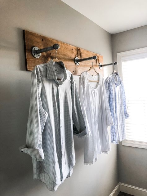 Diy Clothing Rack, Diy Farmhouse Decoration, Diy Clothes Rack, Farmhouse Laundry, Farmhouse Laundry Room, Laundry Room Remodel, Laundry Decor, Laundry Room Diy, غرفة ملابس