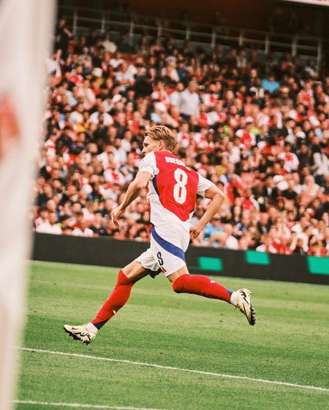 Can’t wait till this man is back 😩 . . #arsenal #arsenalfc #afc #gunners #gooners #odegaard #martinodegaard #fuji #fujifilm #lowernorthbank Arsenal Odegaard, Arsenal Wallpapers, Martin Ødegaard, Arsenal Fc, This Man, Arsenal, Football, Wallpapers, Quick Saves