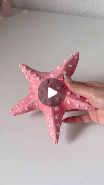 Derya🥐🥐 on Instagram: "starfish tutorial🌺🐚🌊" Diy Starfish How To Make, Starfish Paper Craft, Starfish Craft For Toddlers, Starfish Craft Ideas, Paper Mache Starfish, Starfish Craft Preschool, Cardboard Starfish, Star Fish Craft, Diy Beach Decor For Bathroom