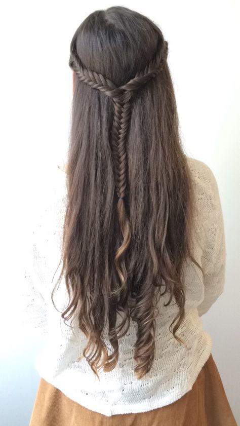 Half up half down fishtail braid long curly hair Fishtail Wig, Braid Hairstyles Cornrows, Half Up Fishtail Braid, Hairstyles Fishtail, Mermaid Hairstyle, Braids Fishtail, Hairstyles Cornrows, Future Hairstyles, Life Plans