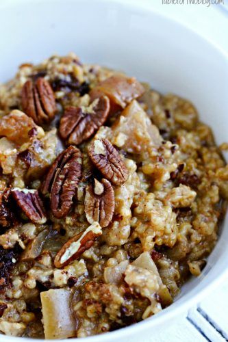 Breakfast - Page 2 of 3 - Sweet and Savory Breakfast Recipe Ideas - Page 2 Cinnamon Oats, Slow Cooker Apple, Menu Sarapan Sehat, Apple Cinnamon Oatmeal, Slow Cooker Apples, Cinnamon Oatmeal, Cheese Burger, What's For Breakfast, Think Food