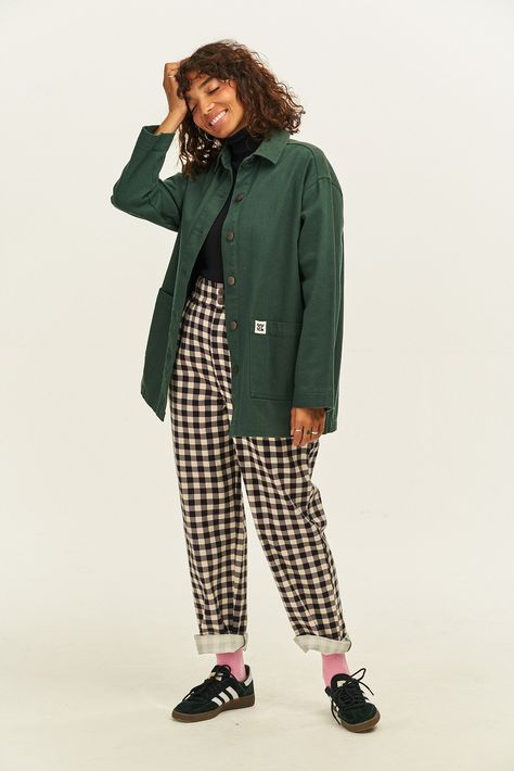 An oversized, 90s-style heavy twill jacket in Posy Green. One half of a power couple, if you co-ord with our matching Addison Jeans. Lucy And Yak, Twill Jacket, Outwear Jackets, Wide Cuff, Mode Streetwear, Workout Jacket, Accessories Jacket, 90s Fashion, Playsuit Jumpsuit