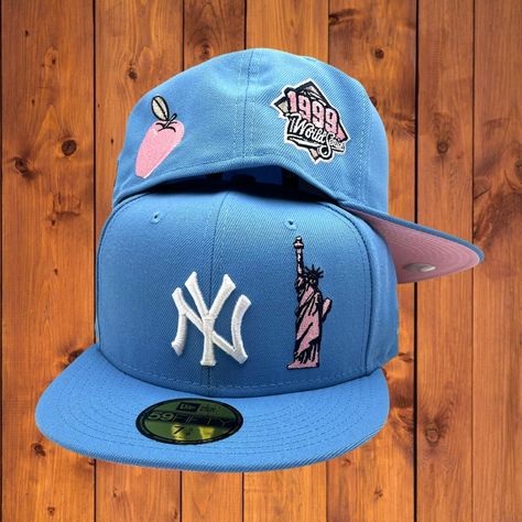 Fitted Hats Patches, Yankee Fitted Hats, Cool Fitted Hats, Mlb Fitted Hats, Custom Fitted Hat, Yankees Hat Aesthetic, New York Yankees Hat Outfit, Ny Hats, Yankees Fitted Hat