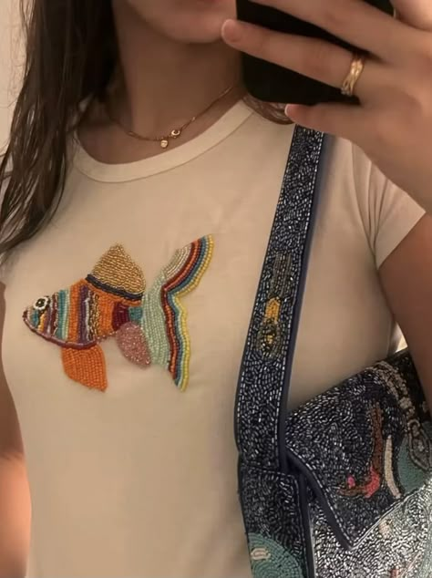 Fish T Shirt, Fish Embroidery, Beaded Shirt, Hand Embroidery Art, Shirt Embroidery, Mode Inspo, Embroidery Inspiration, Embroidery And Stitching, Looks Style