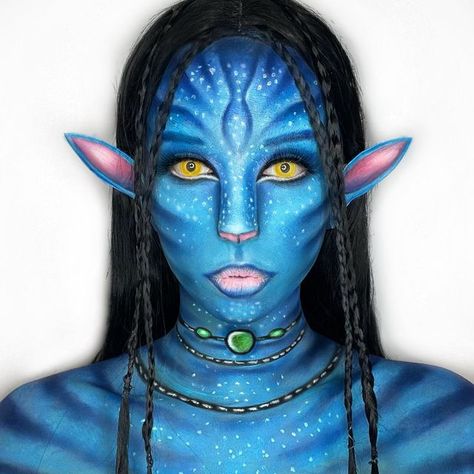 Avatar Face Painting, Avatar Makeup Halloween, Face Paint Cosplay, Avatar Face Paint, Avatar Inspired Makeup, Long Black Braids, Avatar Halloween Costumes, Avatar Costume, Instagram Avatar