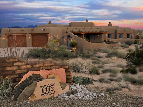 Classic Pueblo Style New Mexico Custom Home - Picacho Mountain House American Style, Pueblo House, Southwest Architecture, Southwestern Homes, Southwest Style Home, Pueblo Revival, American Style Homes, Santa Fe Style Homes, New Mexico Style