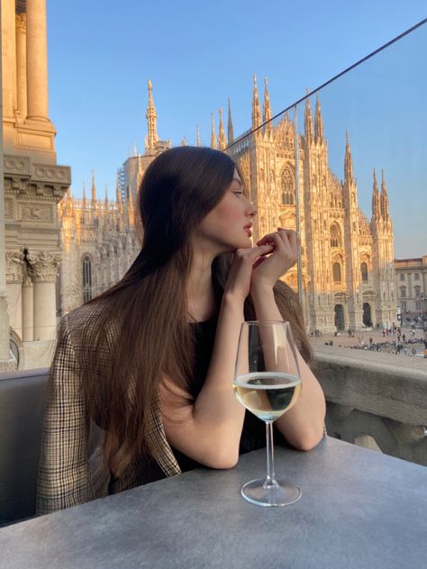 Duomo di Milano| Milan| Terrazza Duomo| Italy| Milano Italy| Duomo view| Milan view| Pretty girls| Milan restaurant| Italian restaurant Milan Restaurants, Milan Instagram, Italy Duomo, Restaurant Italian, Milan Duomo, Milan Travel, Rome Photo, Restaurant Photography, Restaurant Photos