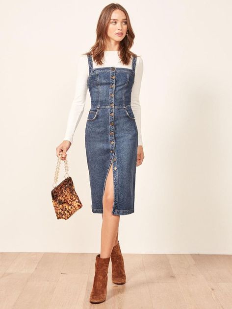 The ‘70s Called—They Want You to Wear This Denim Trend | Who What Wear Denim Dress Winter, Denim Dress Fall, Denim Dress Outfit, Camille Dress, Looks Jeans, Sleeveless Denim Dress, Women's Denim Jeans, Denim Wear, Denim Overall Dress