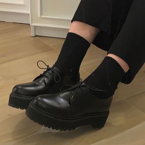 Academia Shoes Aesthetic, Oxford Shoes Aesthetic, Retro Shoes Aesthetic, Shoes Aesthetic, Touka Kirishima, Kawaii Shoes, Girly Shoes, Shoe Inspo, Aesthetic Shoes