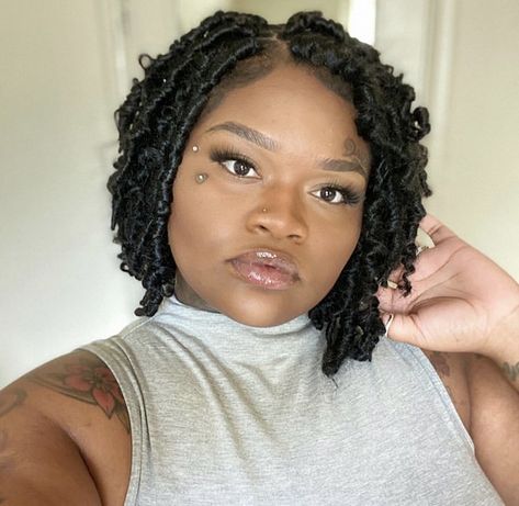 Short Faux Locs Shoulder Length, Shoulder Length Faux Locs, Invisible Locs, Butterfly Locs, Faux Locs, Natural Hairstyles, Shoulder Length, Locs, Hair Ideas